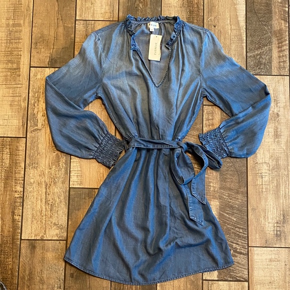 🆕 Evereve Ruffle Neck Mini Dress - Picture 1 of 14